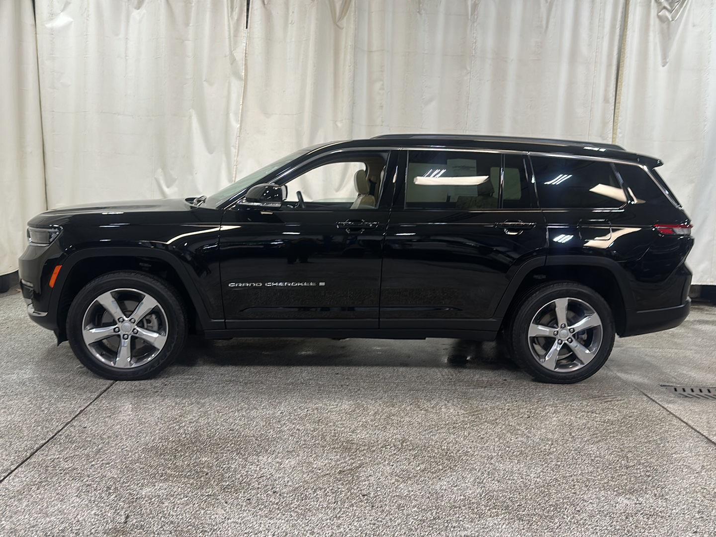 Used 2022 Jeep Grand Cherokee L Limited with VIN 1C4RJKBG4N8505106 for sale in Waconia, Minnesota