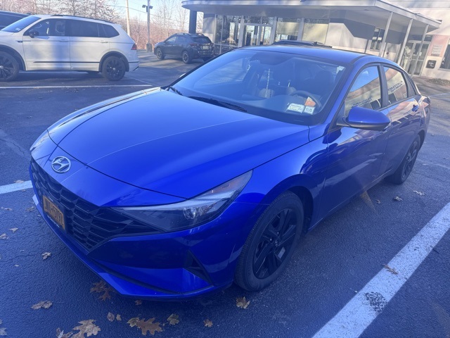 2023 Hyundai Elantra SEL's photo
