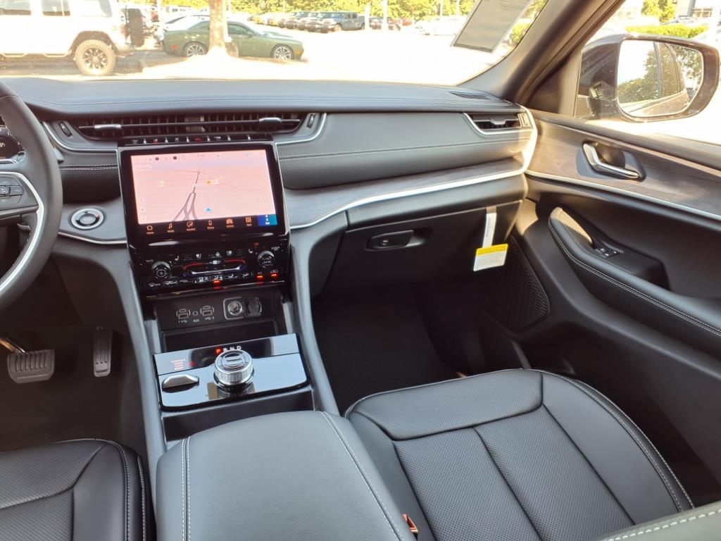 2025 Jeep Grand Cherokee Limited photo 29