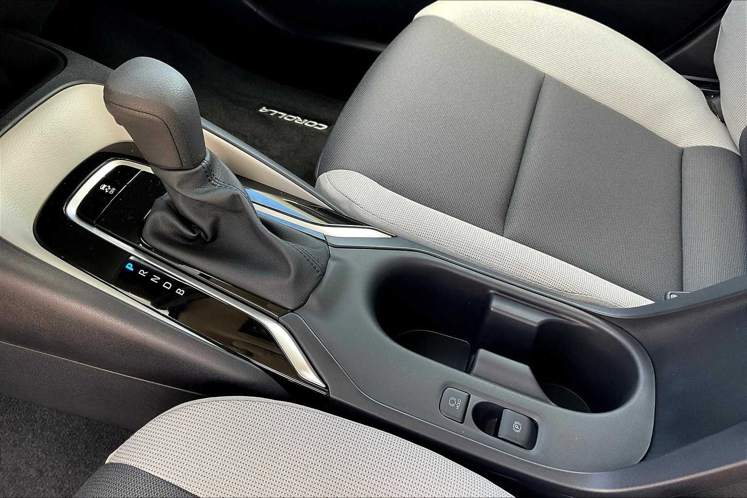 2026 Toyota Corolla LE photo 7