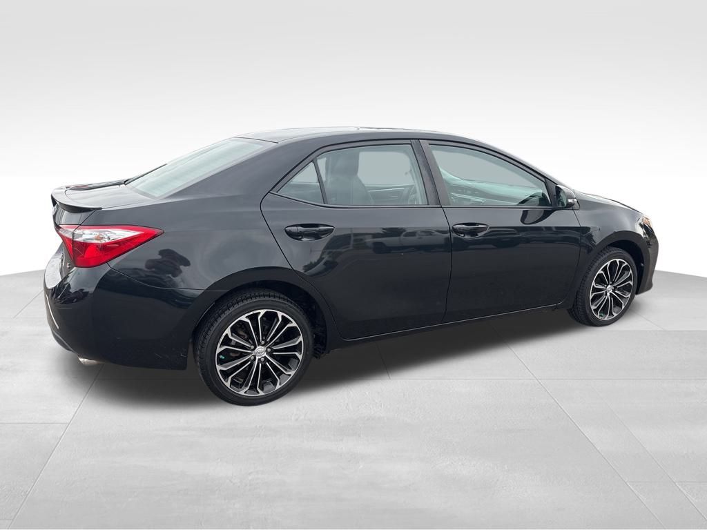 2015 Toyota Corolla S photo 4