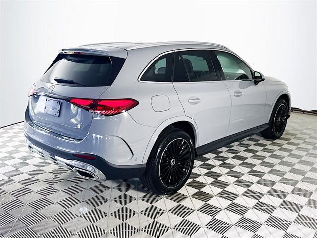 2026 Mercedes Benz GLC 300 photo 6