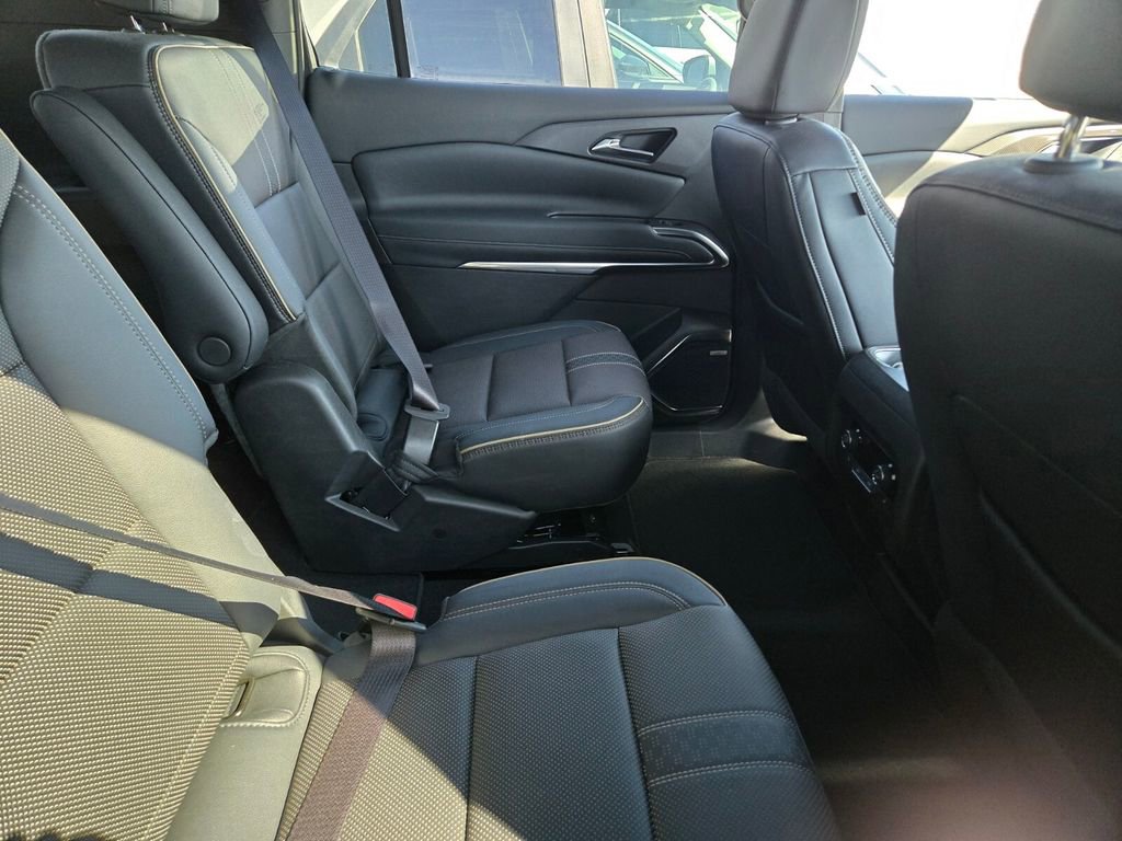 2025 Chevrolet Traverse High Country photo 5