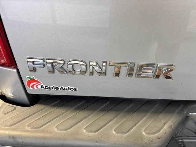 2016 Nissan Frontier SV photo 9