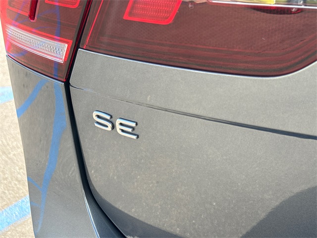 2023 Volkswagen Tiguan SE photo 9