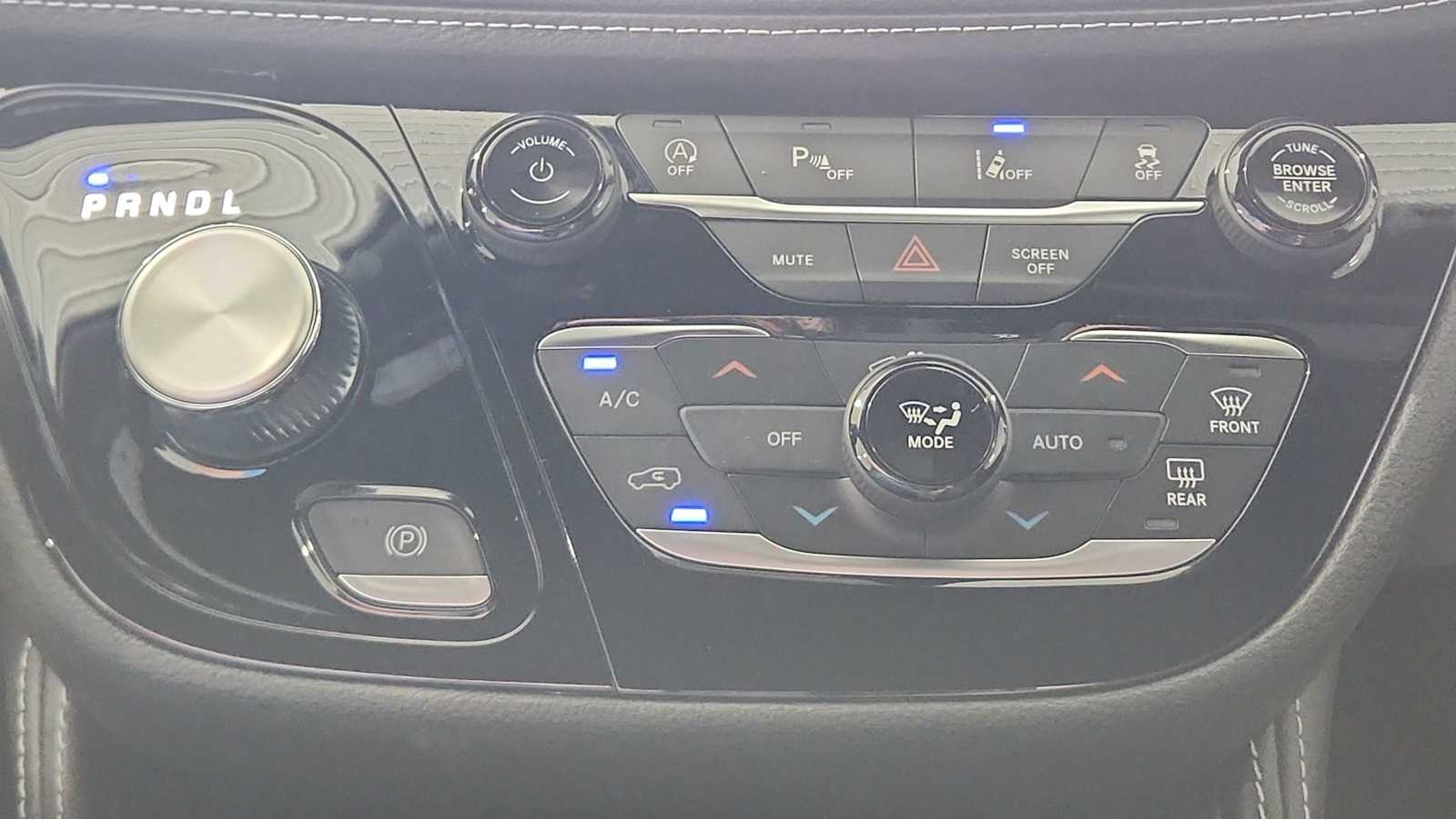 2026 Chrysler Pacifica Limited photo 22