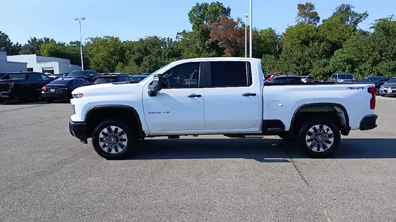 2024 Chevrolet Silverado 2500HD Custom photo 4
