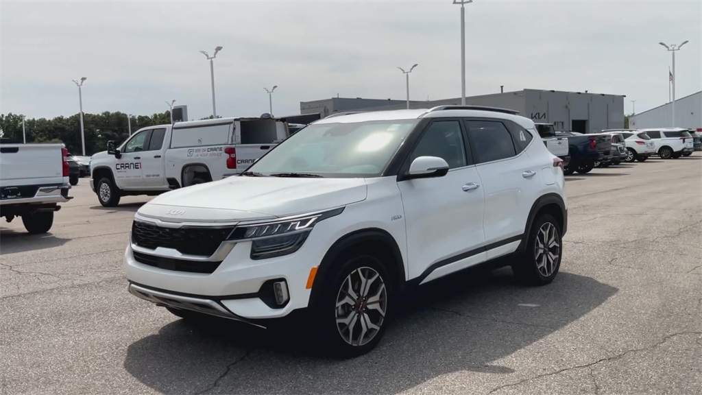 2023 Kia Seltos SX photo 3