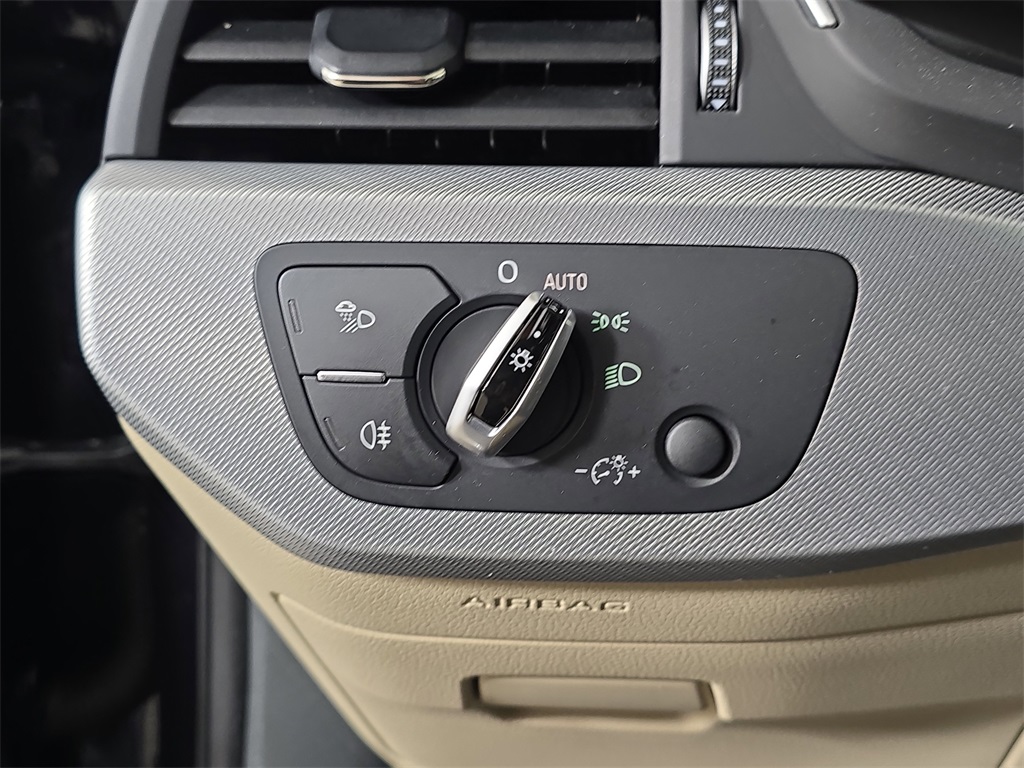 2017 Audi A4 2.0T Premium Quattro photo 24
