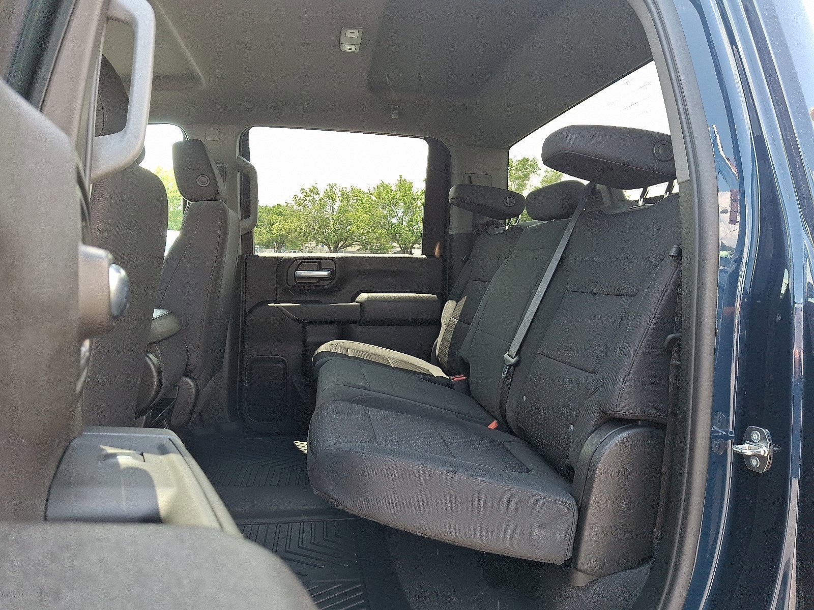 2023 Chevrolet Silverado 2500HD Custom photo 10