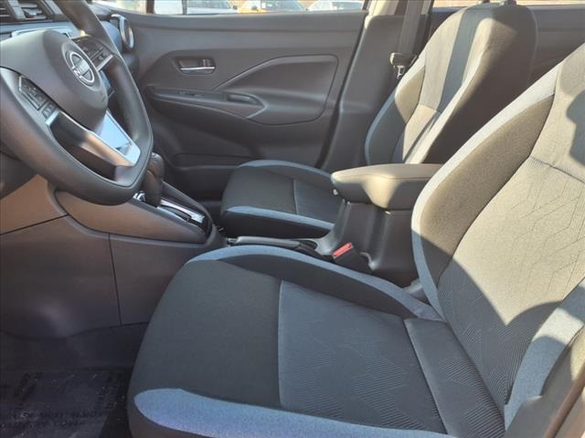 2025 Nissan Versa 1.6 SV photo 4
