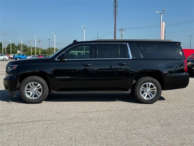 2019 Chevrolet Suburban LT photo 2