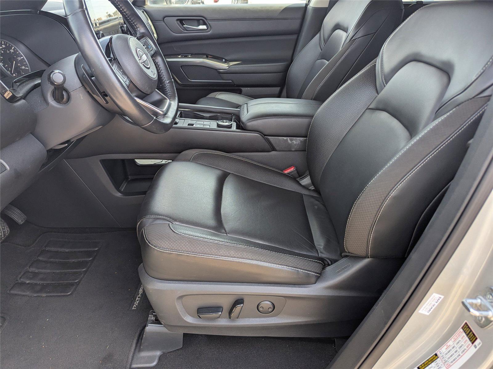2023 Nissan Pathfinder SL photo 16