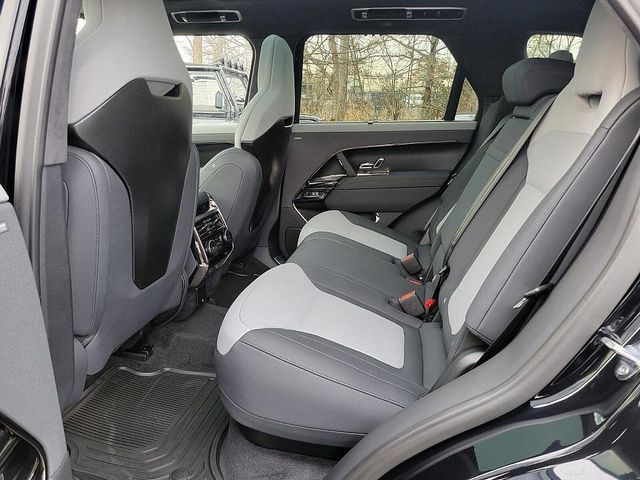 2025 Land Rover Range Rover Sport photo 16
