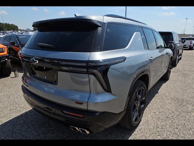 2024 Chevrolet Traverse RS photo 2