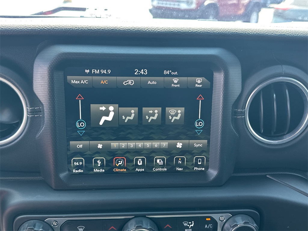 2018 Jeep Wrangler Unlimited Sahara photo 23