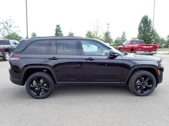 2025 Jeep Grand Cherokee Altitude X photo 7