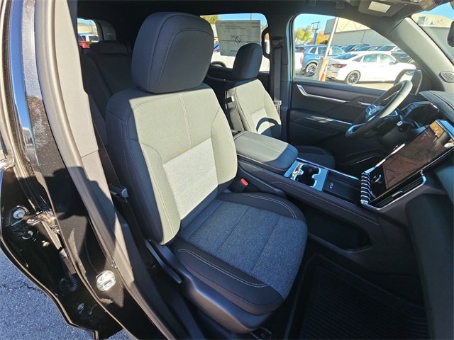 2026 Gmc Acadia Elevation photo 3