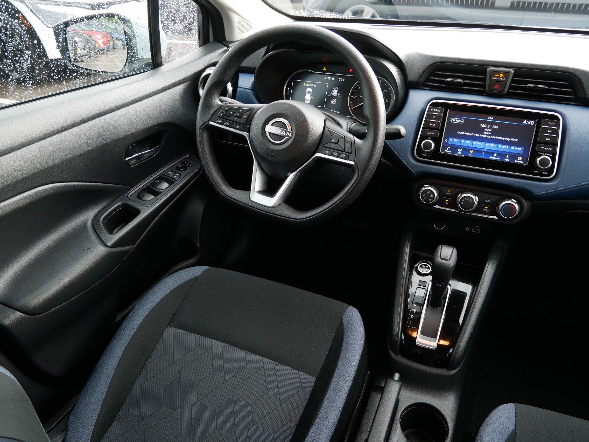 2024 Nissan Versa SV photo 8