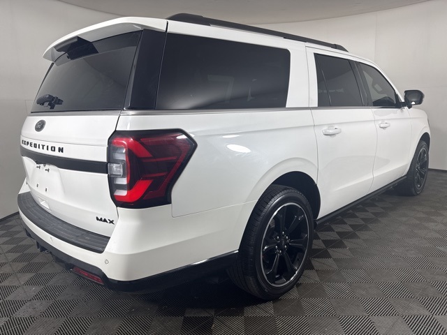 2022 Ford Expedition MAX Limited photo 2