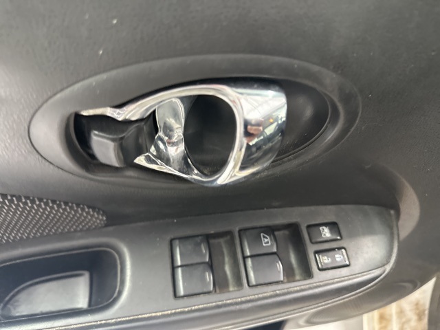 2016 Nissan Versa 1.6 SV photo 13