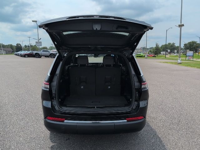 2025 Jeep Grand Cherokee Limited photo 4