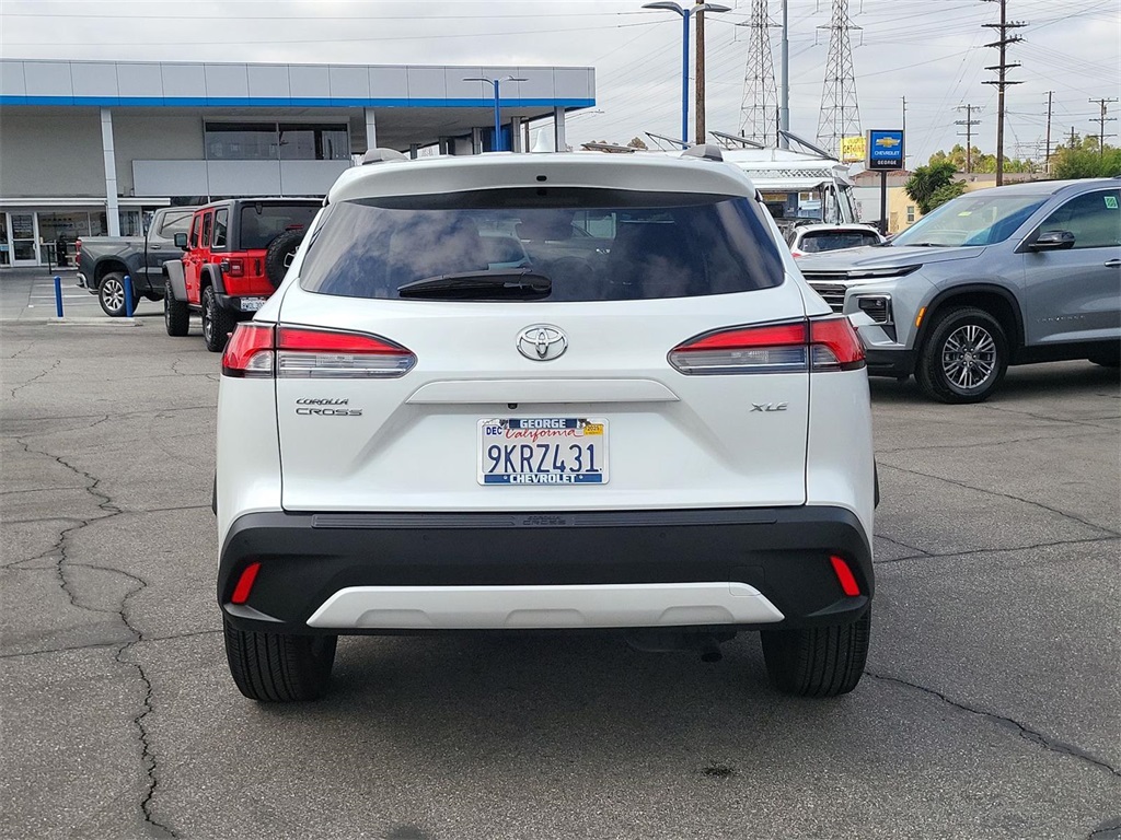 2024 Toyota Corolla Cross XLE photo 29