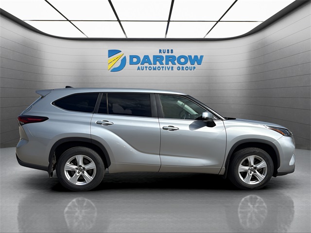 2024 Toyota Highlander LE photo 2