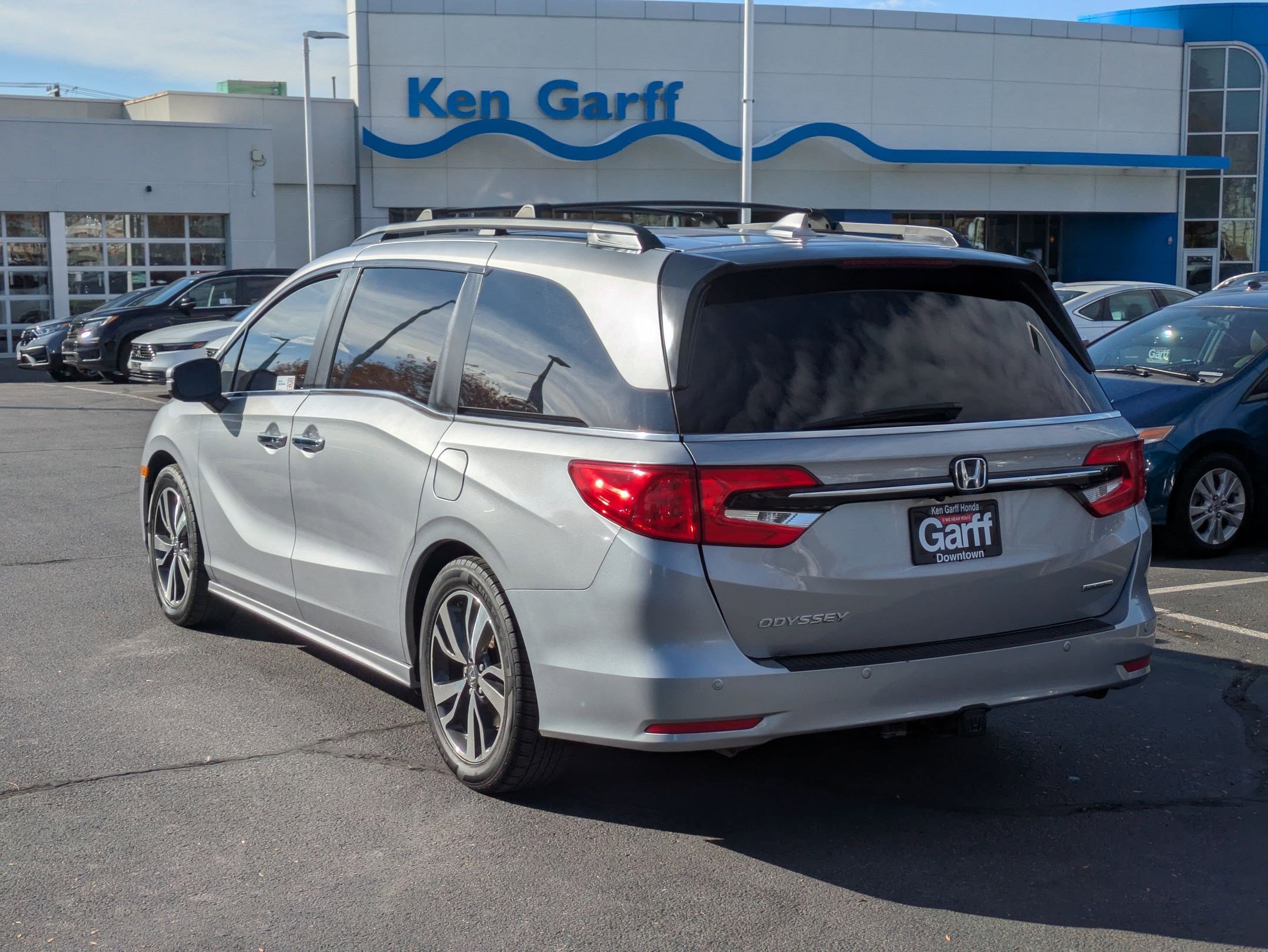 2023 Honda Odyssey Touring photo 4