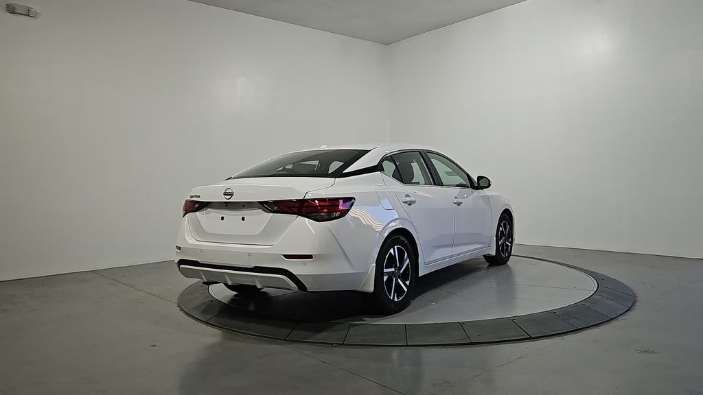 2025 Nissan Sentra SV photo 4