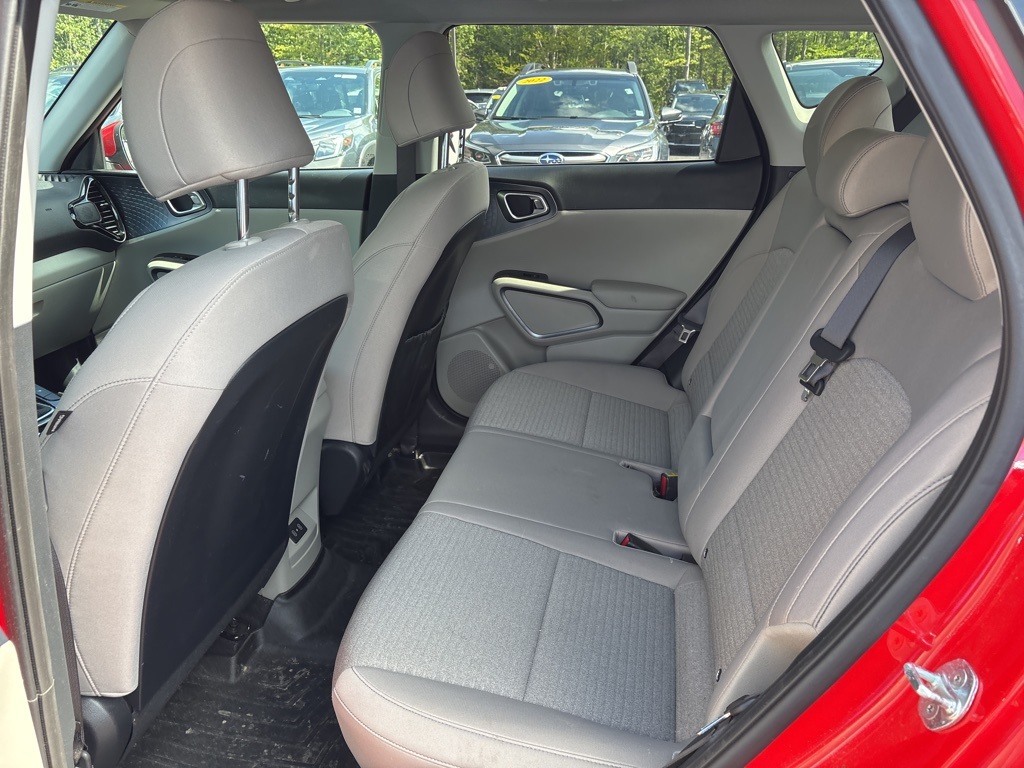 2023 Kia Soul EX photo 2