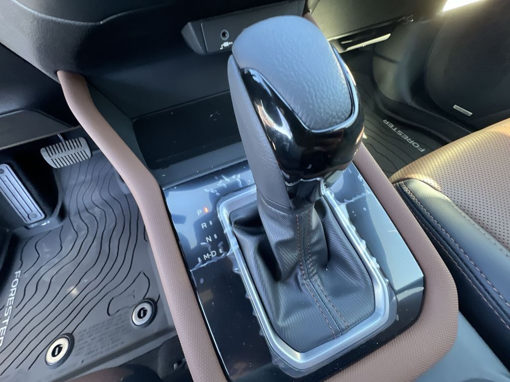 2025 Subaru Forester Touring photo 15