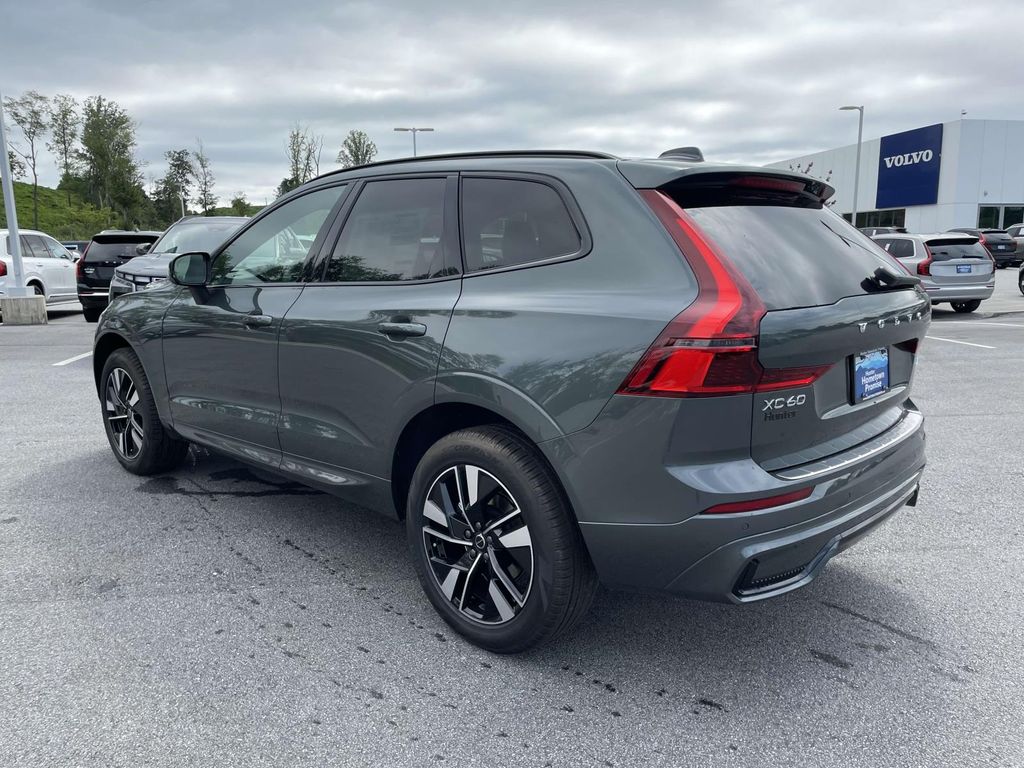2026 Volvo XC60 B5 Core photo 26