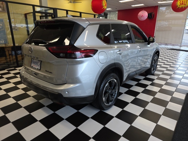 2024 Nissan Rogue SV photo 3