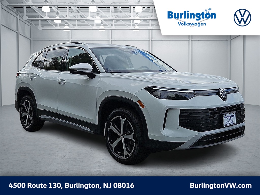 2025 Volkswagen Tiguan SE's photo