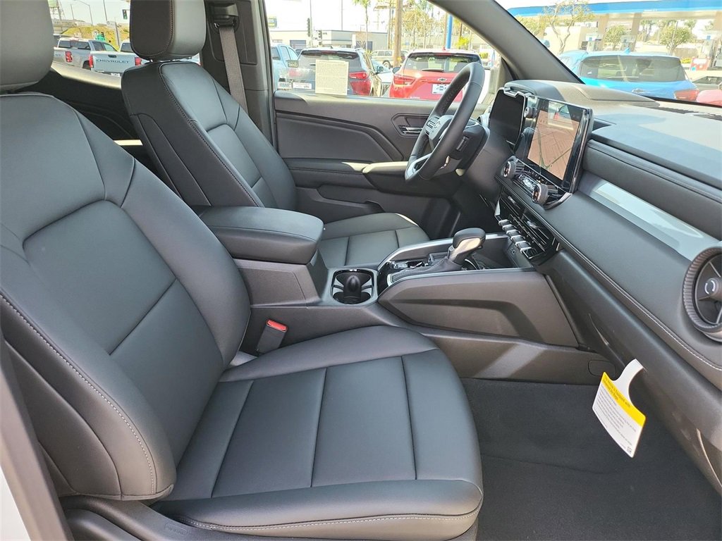 2025 Chevrolet Colorado Work Truck LT photo 17