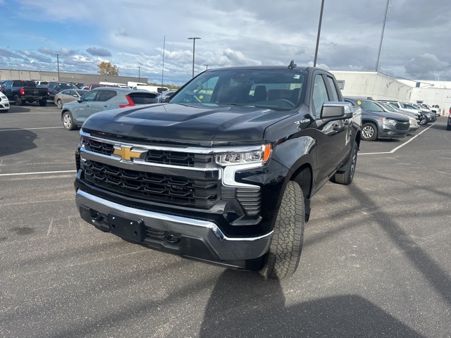 2026 Chevrolet Silverado 1500 LT photo 4