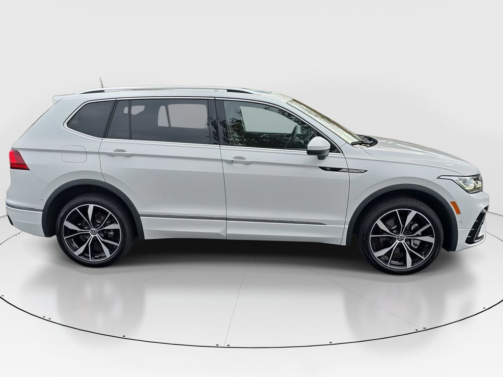 2024 Volkswagen Tiguan SEL R-Line Black photo 3