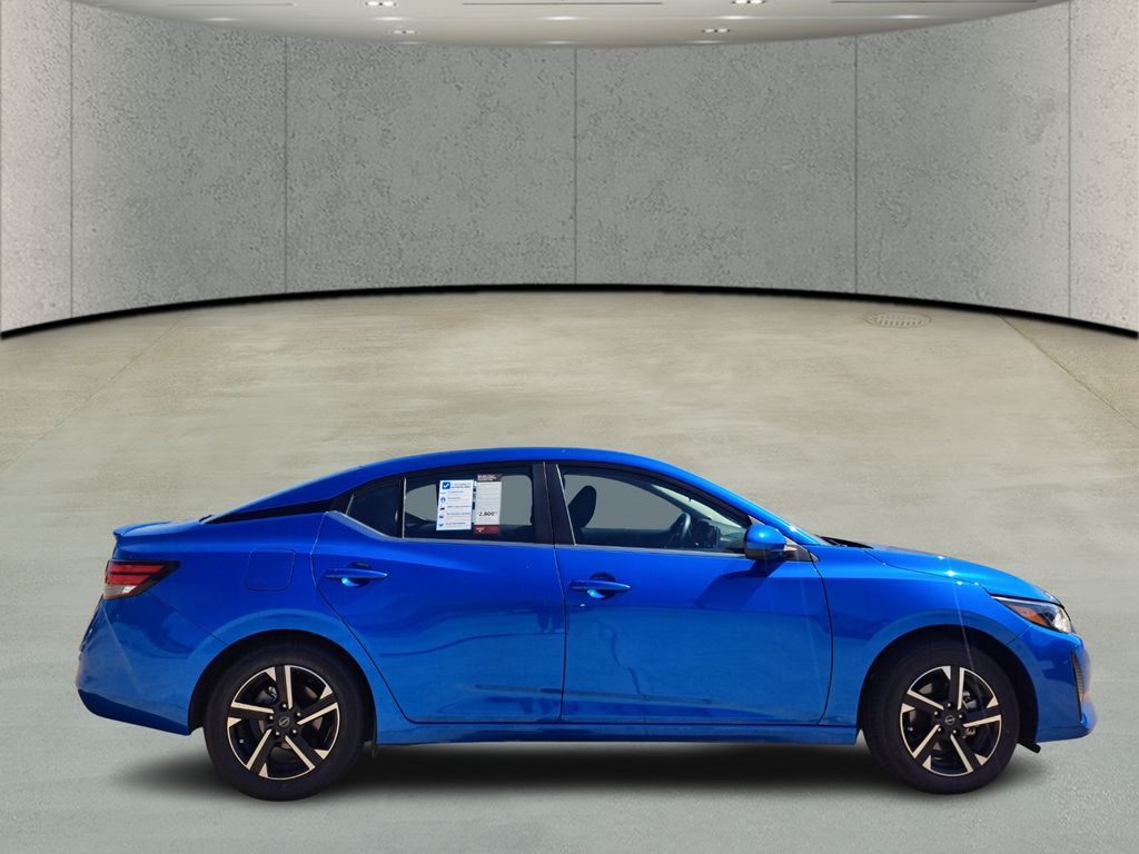 2025 Nissan Sentra SV photo 4