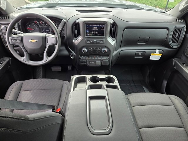 2025 Chevrolet Silverado 2500HD Custom photo 2