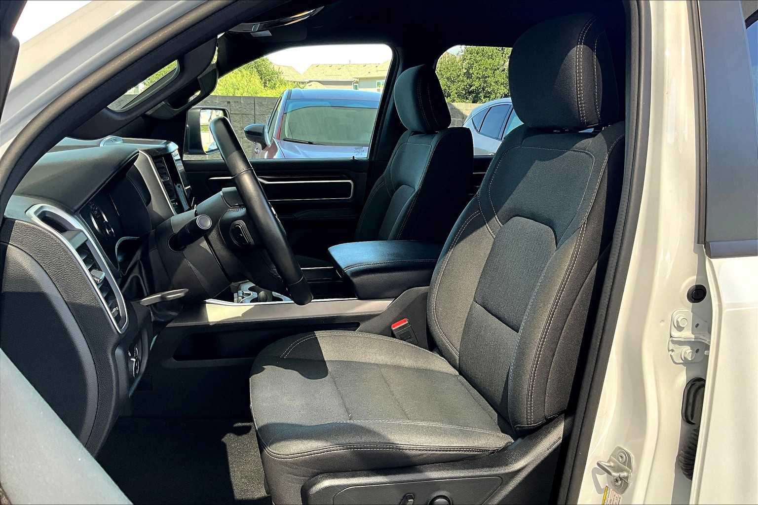 2022 Ram 1500 Big Horn photo 7