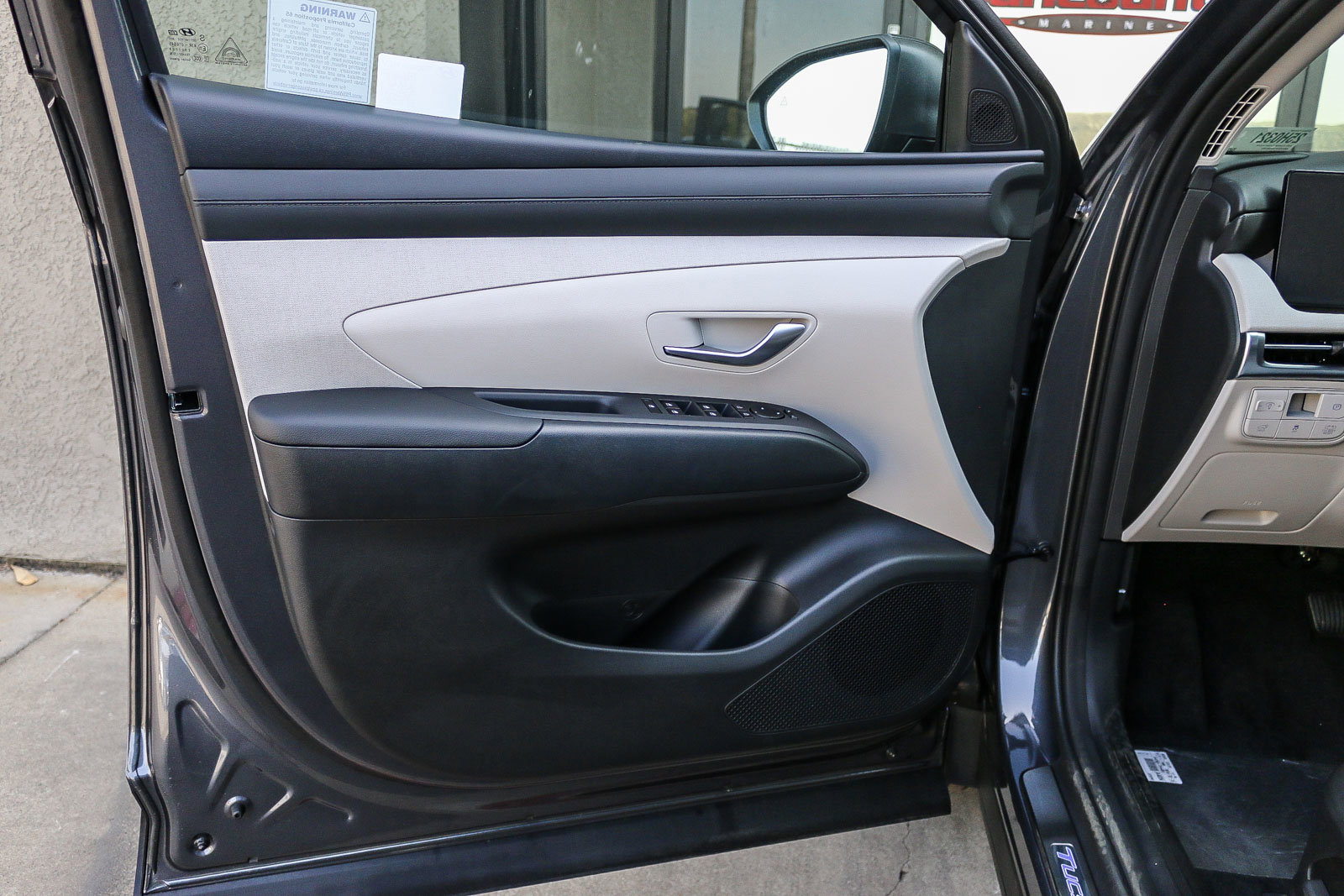 New 2025 Titan Gray Hyundai SEL Convenience image 24