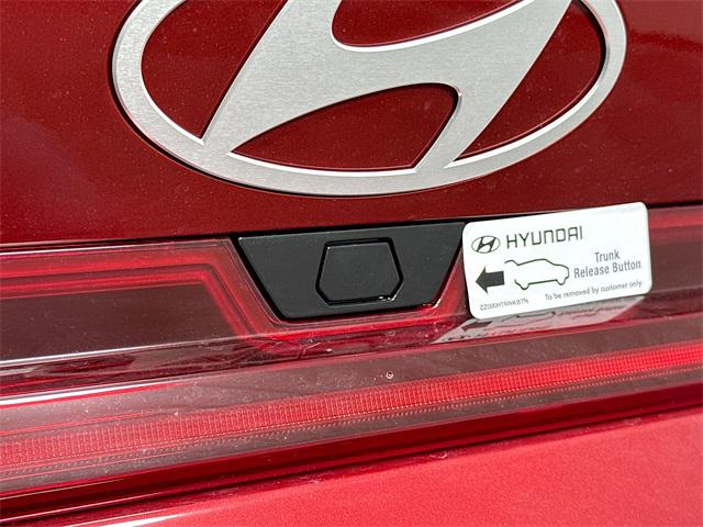 2025 Hyundai Elantra Hybrid SEL Sport photo 31