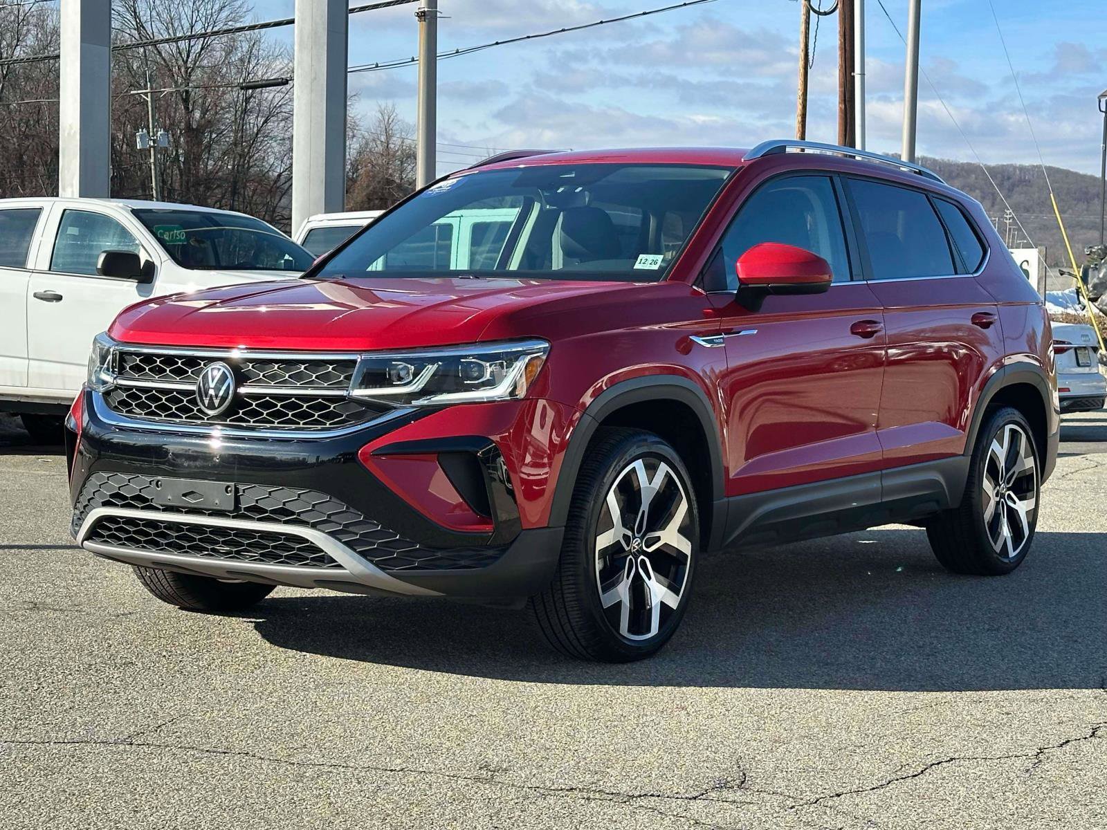 2022 Volkswagen Taos SEL's photo