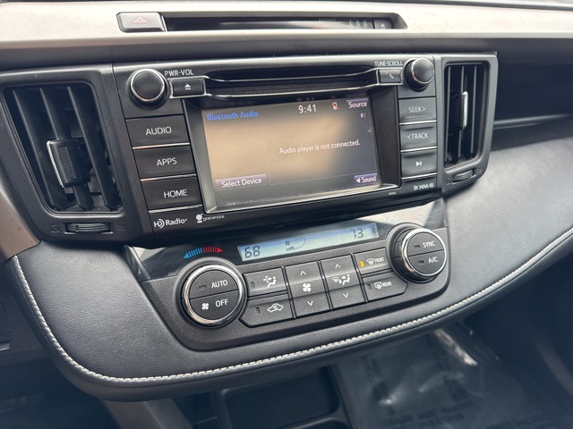 2017 Toyota RAV4 XLE photo 18