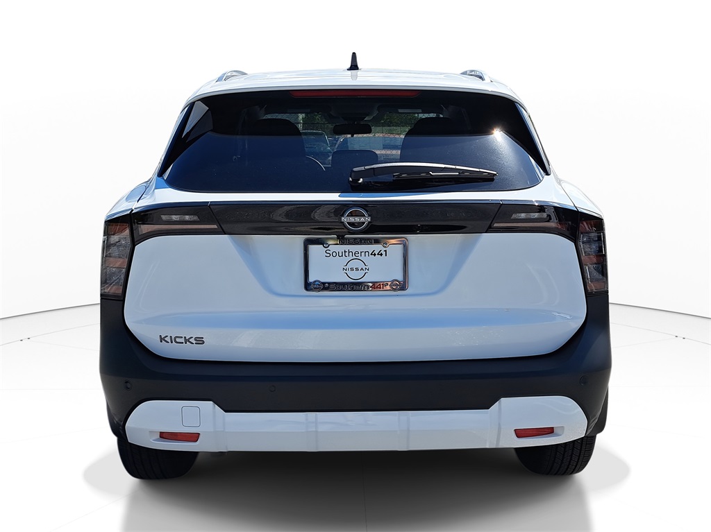 2026 Nissan Kicks SV photo 5