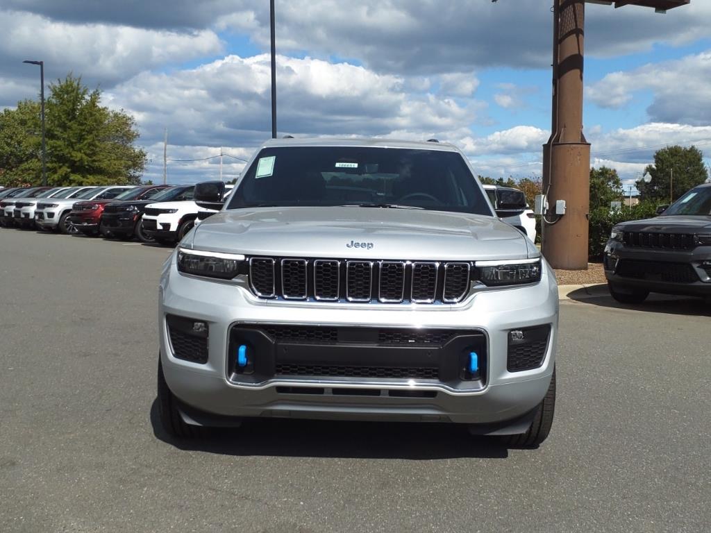 2024 Jeep Cherokee Overland 4xe photo 3