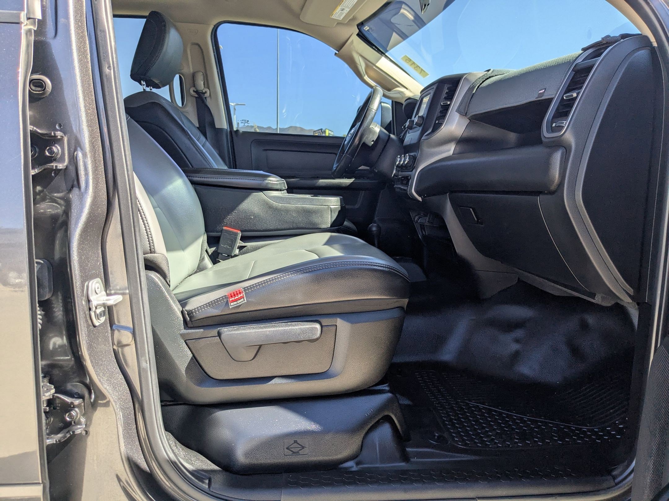 2019 Ram 2500 Tradesman photo 28