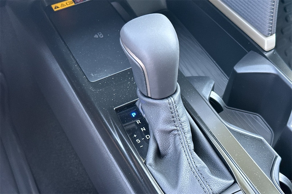 2025 Toyota Camry SE photo 20