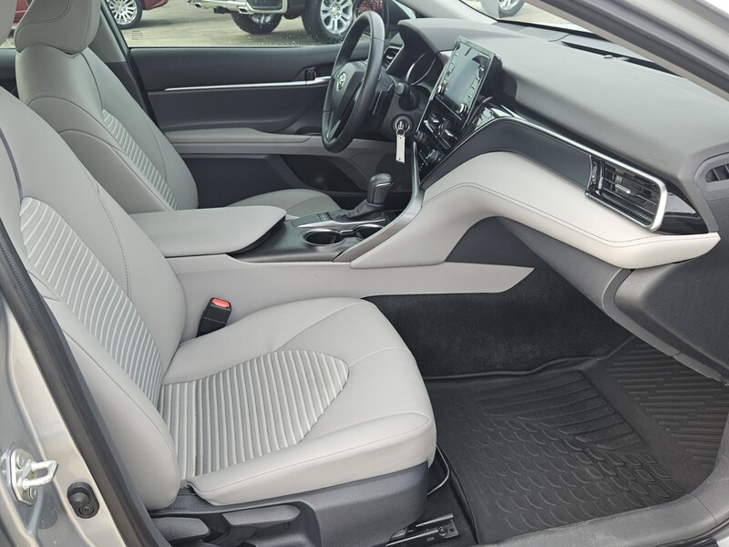 2023 Toyota Camry SE photo 14